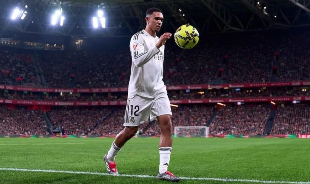 开云APP-阿斯：皇马高度信任阿诺德，阿韦洛亚和他谈话是传达支持