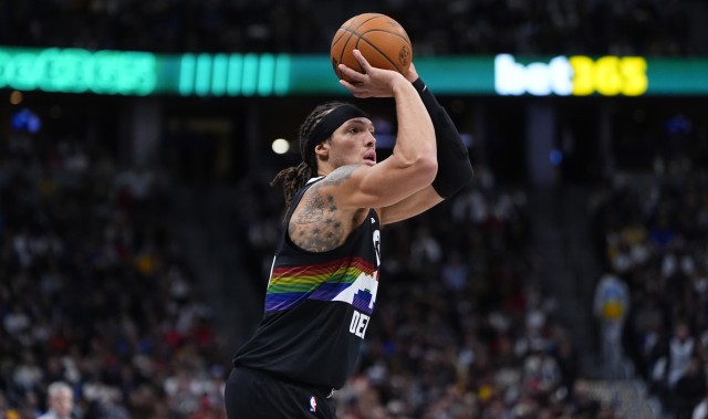 kaiyun-掘金官方：阿隆·戈登腿筋受伤 本场提前退赛&amp;不会回归