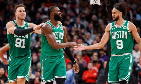 开云官网-绿衫军进攻突然断电 三分命中率回调是必然结果？