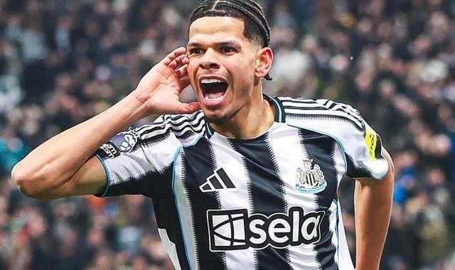 开云入口-纽卡2-1绝杀！曼联多达1人却输球！卡里克执教首负，11轮不败终结